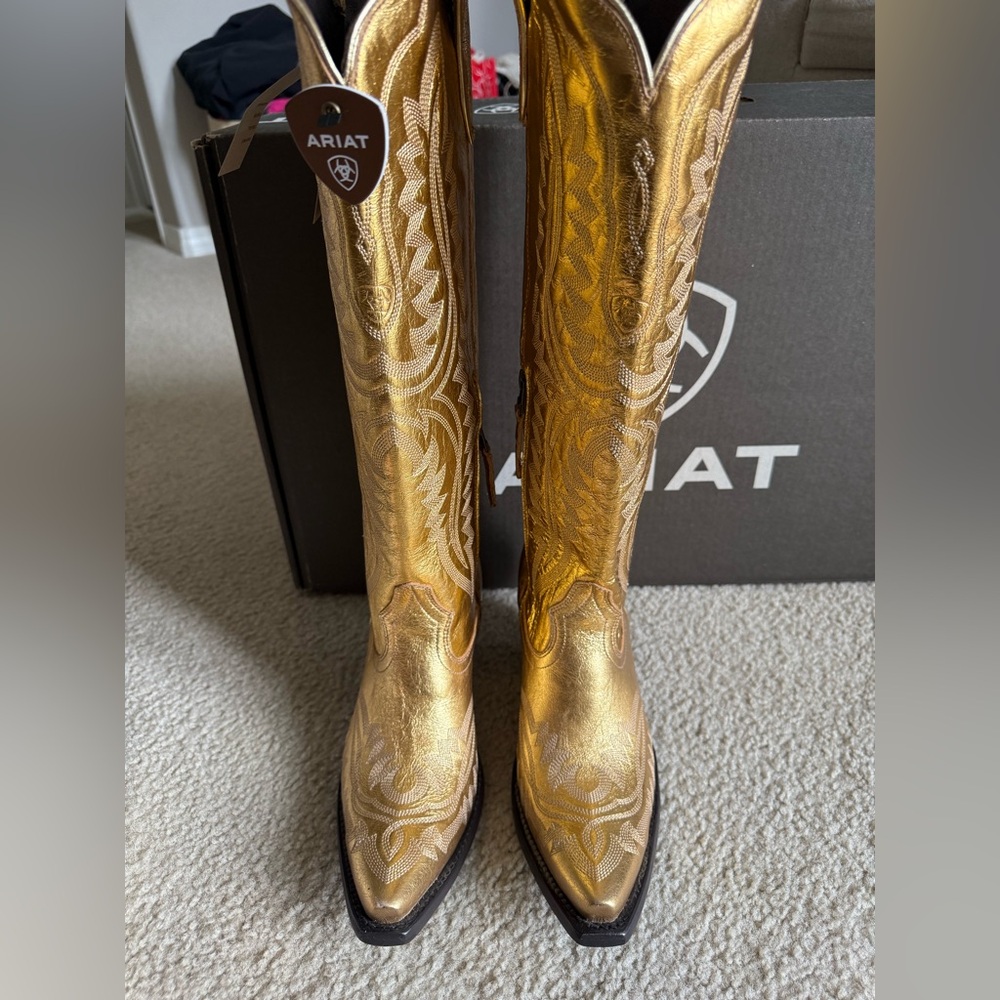 Ariat Casanova boots, Gold, size 9. Never worn and in excellent condition. NWT - Picture 4 of 4
